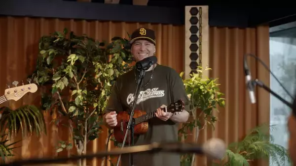 「幸せでいることを選ぼう」SHENが新曲『Choose To Be Happy』をリリース、初の単独ライブへ