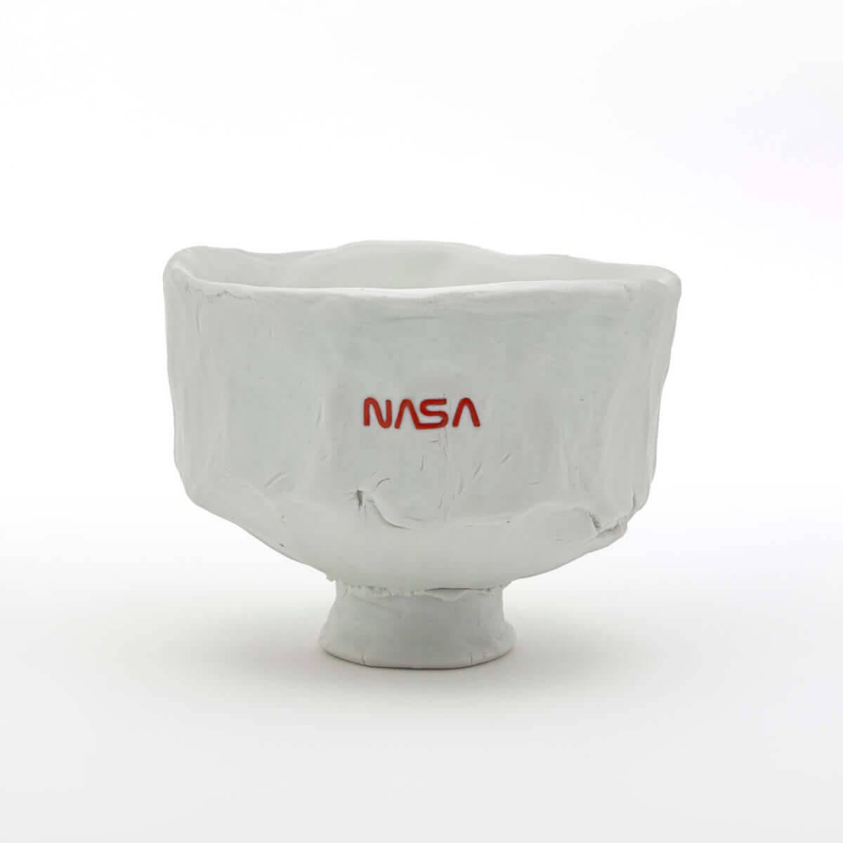 現代アーティスト トム サックスの Nasa 茶碗がアートec Oil By 美術手帖 に出品 19年4月22日 エキサイトニュース