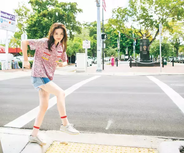 「永野芽郁1st写真集『moment』発売記念イベントが開催！癒しの笑顔に会場悶絶」の画像