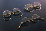 「芸能人も愛用するモテ眼鏡。皇室献上品にもなった日本が誇る老舗メガネブランド『MASUNAGA』とは？」の画像1