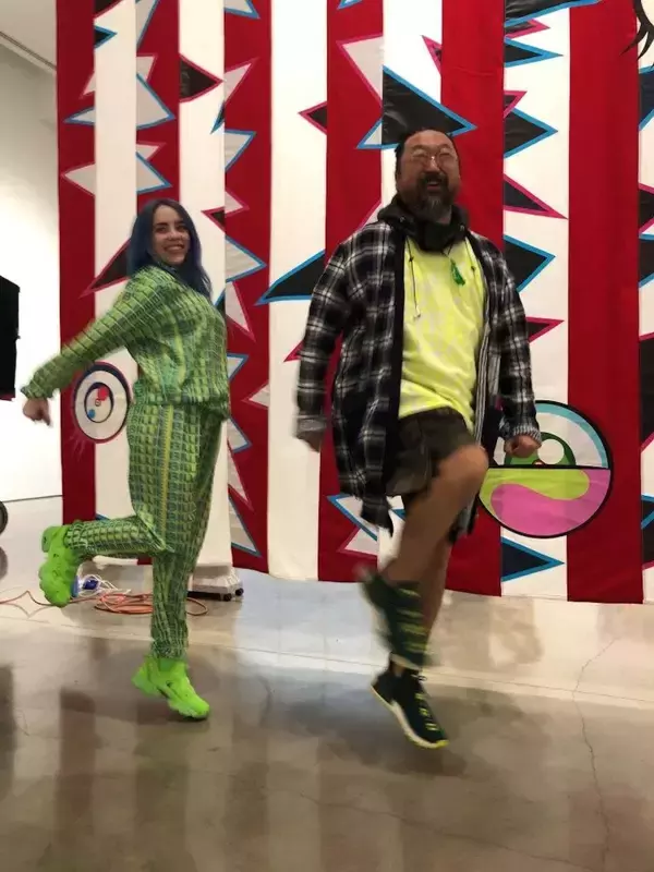 「ビリー・アイリッシュ×村上隆のコラボイベントが開催！MV「you should see me in a crown」の原画も登場」の画像