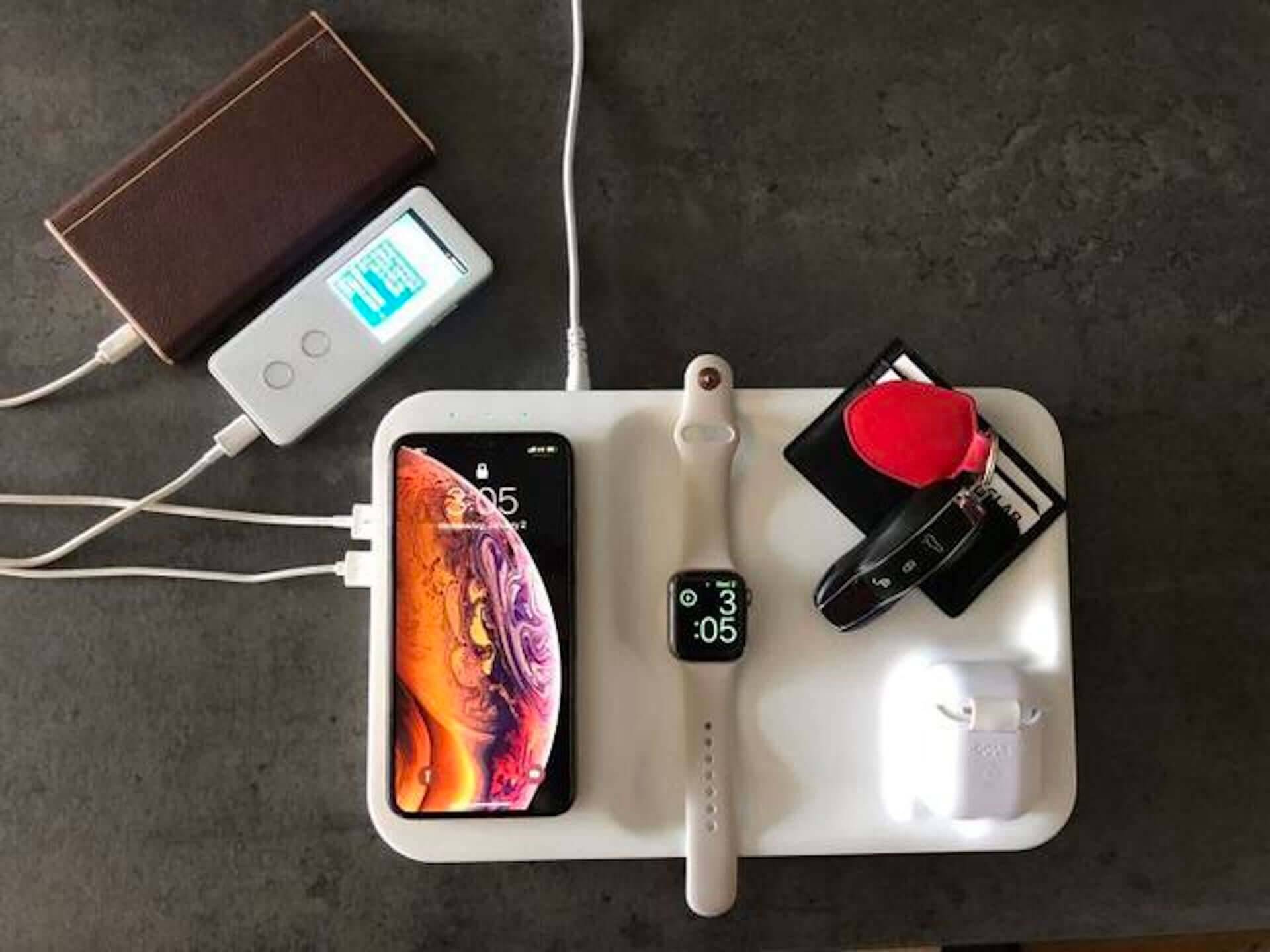 クラウドファンディングで達成率驚異の969％！最大5台も充電できるスタイリッシュなワイヤレス充電器「GAZE TRAY」が登場