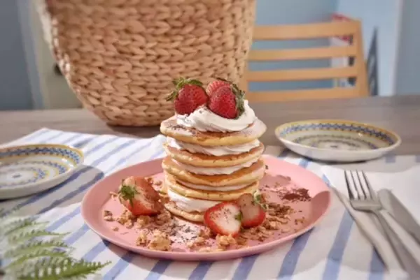 「黒糖タピオカたっぷりのドリンクが登場！モケス ハワイ江ノ島で「黒糖タピオカミルクティー＆黒糖タピオカミルク」発売」の画像