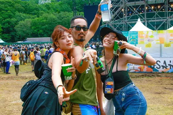 「フジロック‘19ファッションスナップ特集！参考にしたいおしゃれな最新フェススタイルをお届け。」の画像