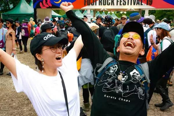 「フジロック‘19ファッションスナップ特集！参考にしたいおしゃれな最新フェススタイルをお届け。」の画像