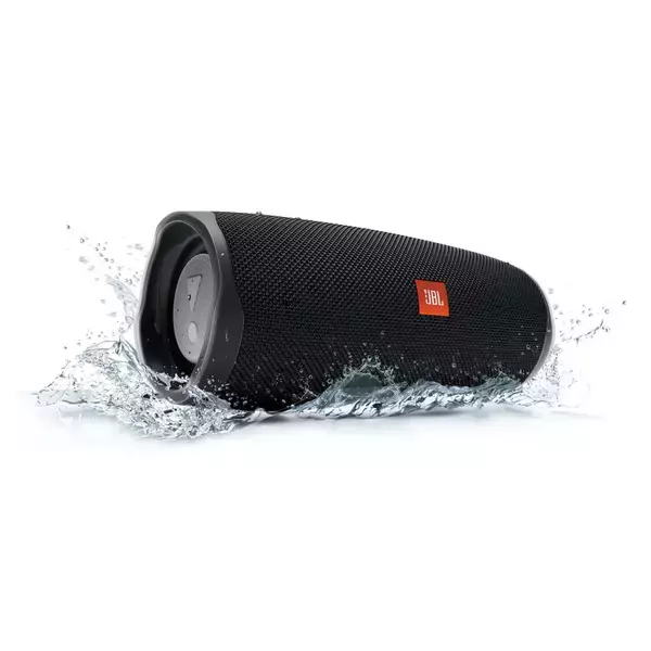 「ビーチやキャンプでも20時間楽しめる大人気、防水Bluetoothスピーカー「JBL CHARGE」がシリーズ4になって新登場」の画像