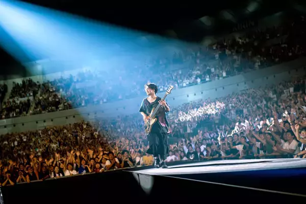 「RADWIMPS横浜アリーナ公演のライブ写真が公開！＜ANTI ANTI GENERATION TOUR 2019＞レポート」の画像