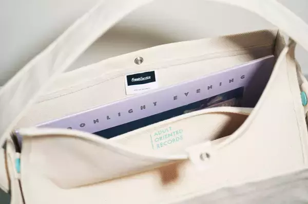 Adult Oriented Records1周年イベントで、ディグが捗るキュートなレコードバッグが発売　長谷川白紙のブートレグプロジェクト7インチの詳細も発表