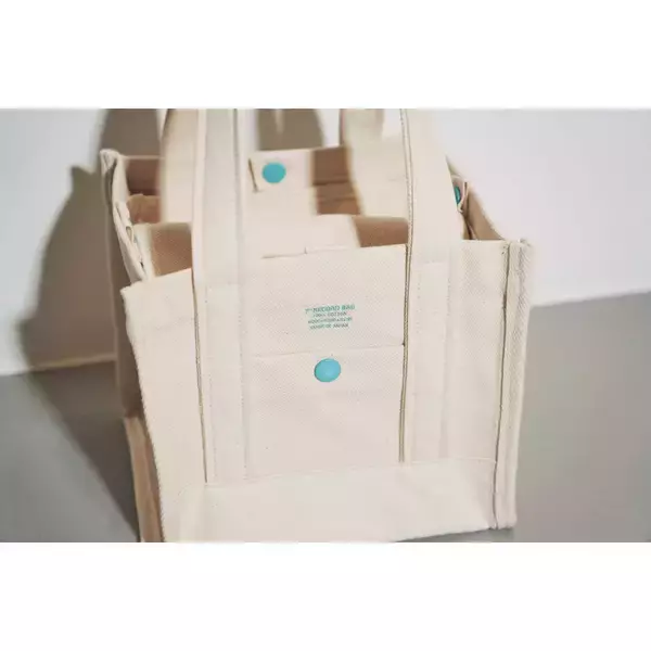 「Adult Oriented Records1周年イベントで、ディグが捗るキュートなレコードバッグが発売　長谷川白紙のブートレグプロジェクト7インチの詳細も発表」の画像