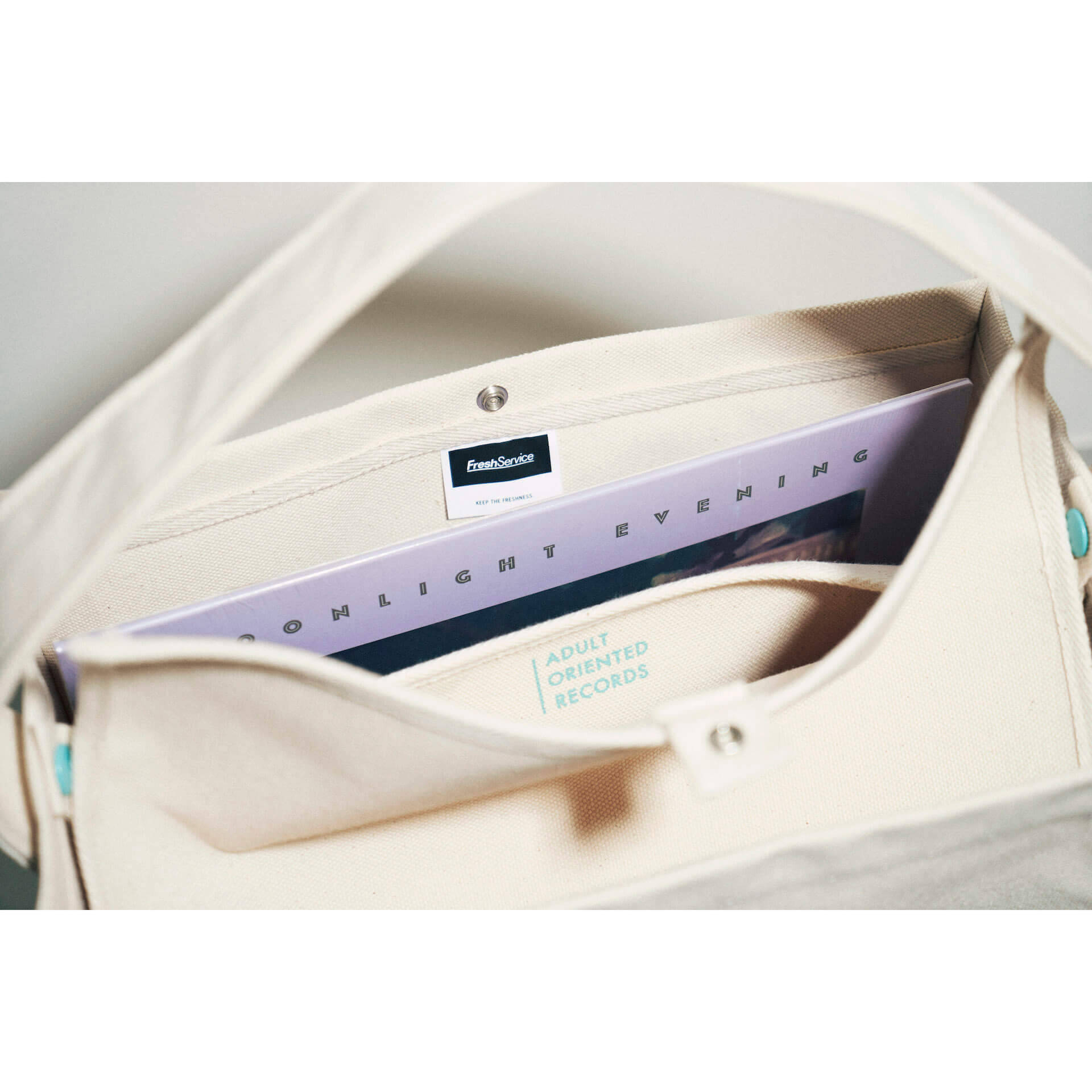 Adult Oriented Records1周年イベントで、ディグが捗るキュートなレコードバッグが発売　長谷川白紙のブートレグプロジェクト7インチの詳細も発表