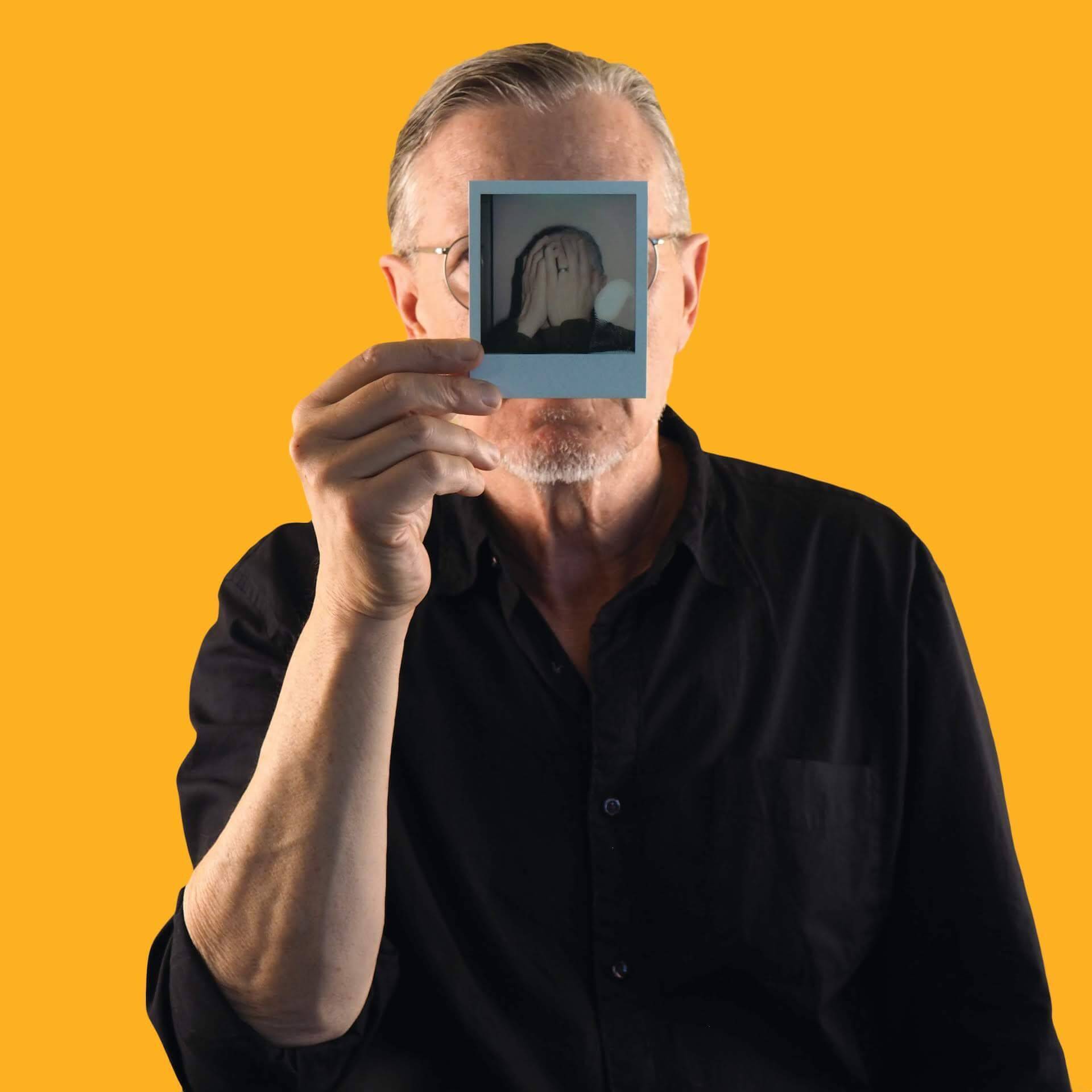 マイケル・ジラ率いるスワンズが新メンバーとともに始動｜ベン・フロストらが参加した新作が収録曲“It’s Coming It’s Real”が公開