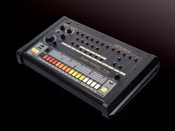 「Rolandのリズムマシン『TR-808』が「重要科学技術史資料」に登録｜電子楽器として史上初の快挙に」の画像
