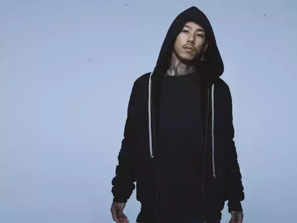 「KOHH“I Want a Billion feat. Taka”360°全方位MV制作裏側の映像公開｜来月開催ツアーに真鍋大度らゲストDJ出演も発表」の画像