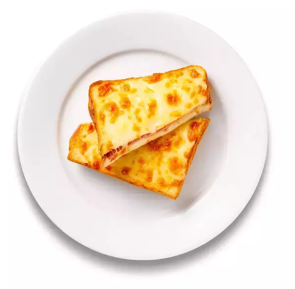 「【超朗報】IKEAで＜チーズ フェア＞が開催！チーズにまみれのホットドッグ、ナチョス、カルボナーラ、スープ、ケーキを味わおう」の画像