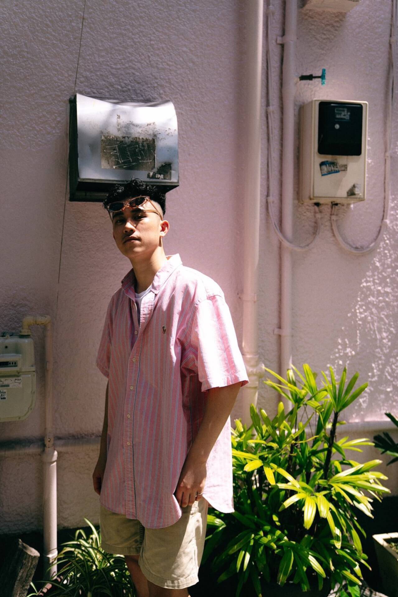 デザイナー・Adonos Bowenが初の個展を開催！来場者にはオリジナルステッカーをプレゼント