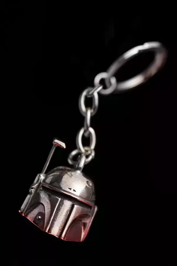 「「スター・ウォーズ」シリーズのキャラクターがチェスの駒に！？高級感満載のクラシックチェスセットが発売決定」の画像