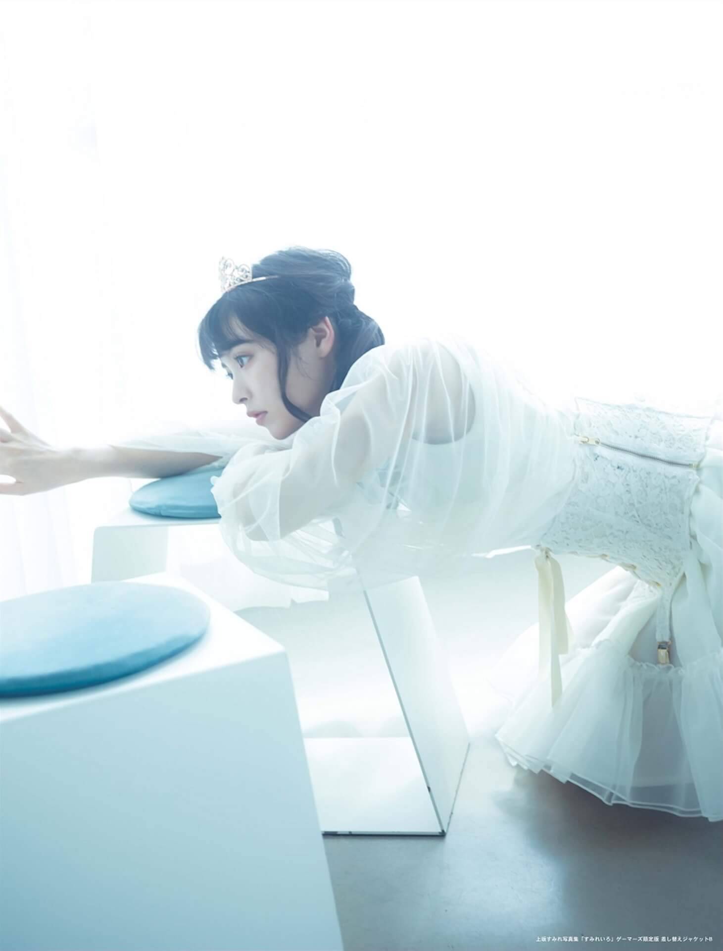 上坂すみれが妖艶な表情でこちらを見つめるカットが解禁！写真集『すみれいろ』発売記念トークショーも開催決定