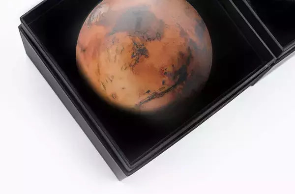 「指先で火星に触れよう！スマホとARで火星の情報を読み取る模型「MARS Pro」が発売」の画像