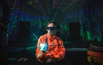 スクエアプッシャー来日決定！最新ライブセット披露｜最新作『Be Up A Hello』収録の“Nervelevers”も解禁