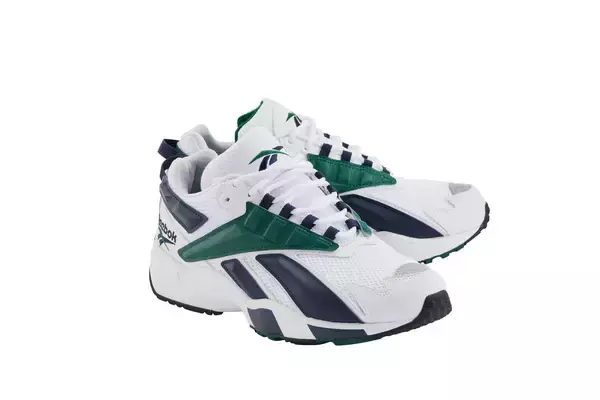 「リーボックの名モデル「INTERVAL」のニューカラー＆復刻後即日完売していたOGカラーが明日発売開始」の画像