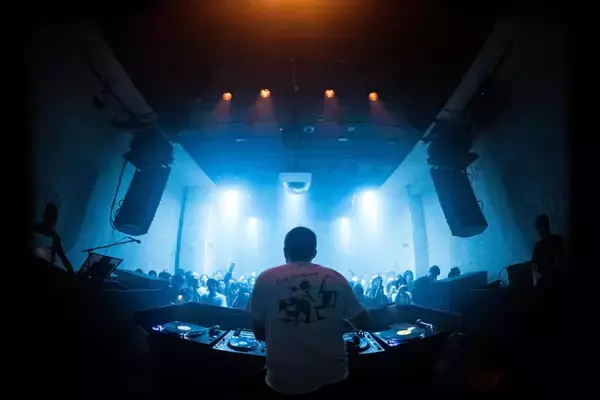 「Floating Points at KEWL 2nd Anniversary Party。ダンスミュージックへの初期衝動を想い返した夜」の画像