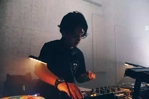 「Floating Points at KEWL 2nd Anniversary Party。ダンスミュージックへの初期衝動を想い返した夜」の画像