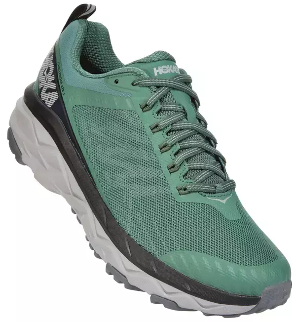 「HOKA ONE ONEの全路面対応＆タウンユースシリーズからGORE-TEX®搭載の新作シューズ群が発表！」の画像