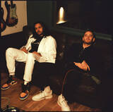 「Tom Mischと天才ドラマーYussef Dayesのコラボアルバム『What Kinda Music』からタイトルトラックのMVが解禁！2人のコメントも到着」の画像1