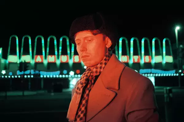 「キング・クルール最新作『Man Alive!』から新曲“Cellular”のトラックとアニメーションのMVが同時公開！」の画像