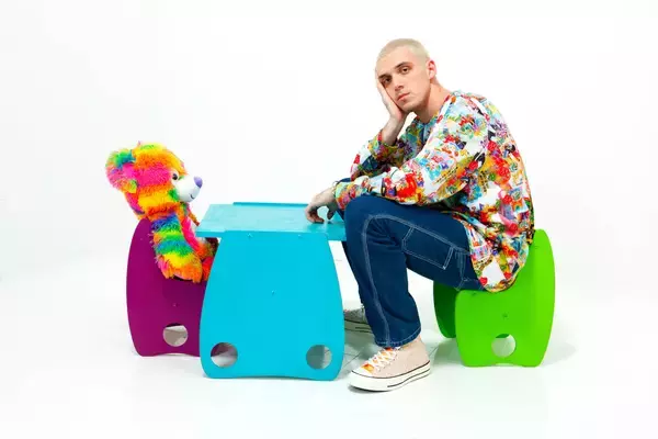 「SNS時代の心の痛みと孤独を歌うLAUVインタビュー｜1stアルバム『～how i’m feeling～』が完成するまで」の画像