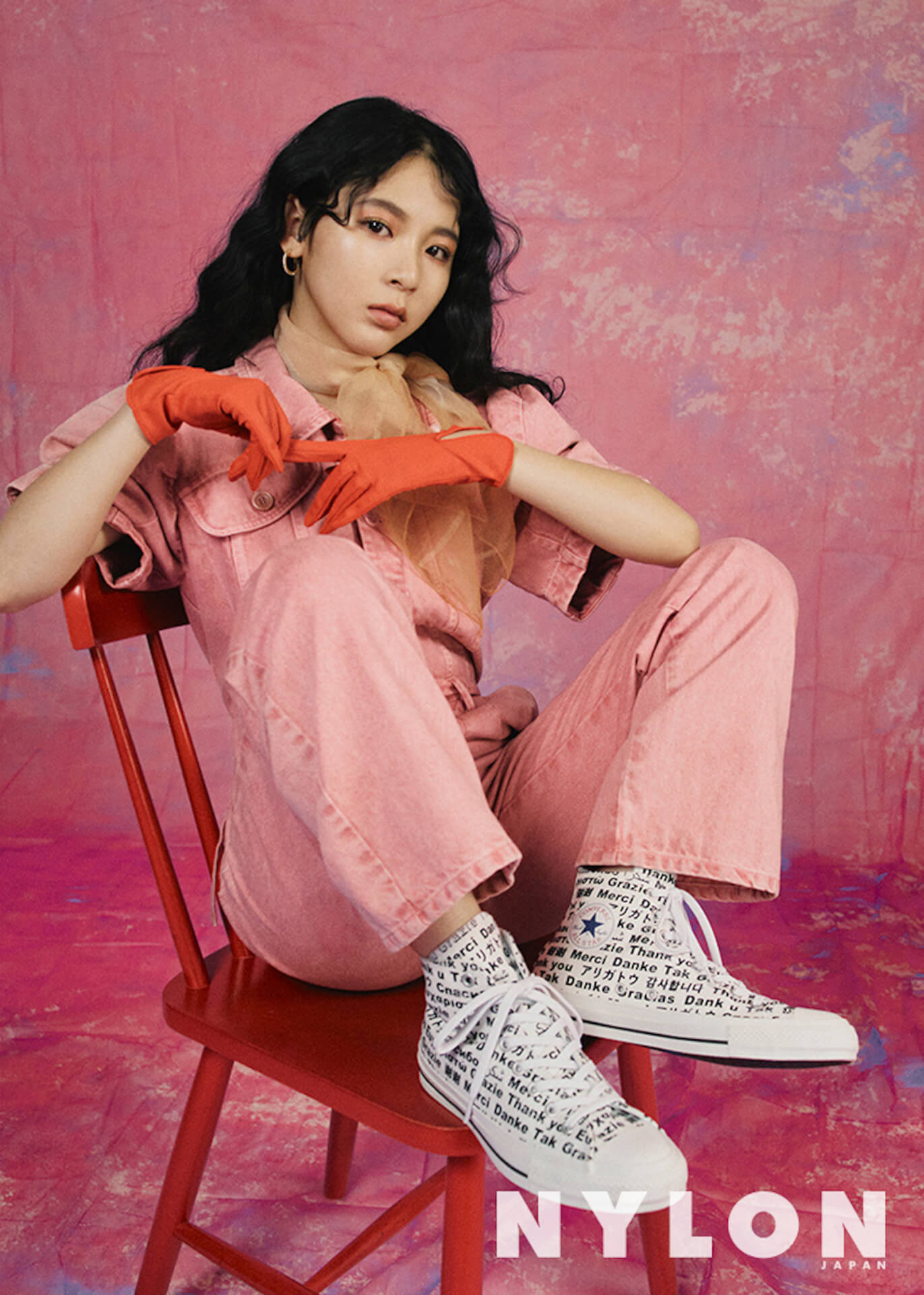 池⽥エライザが『NYLON JAPAN』最新号で大胆不敵なオレンジのおかっぱを披露！『NYLON guys』では佐藤健と渡邊圭祐のミニフォトカードも