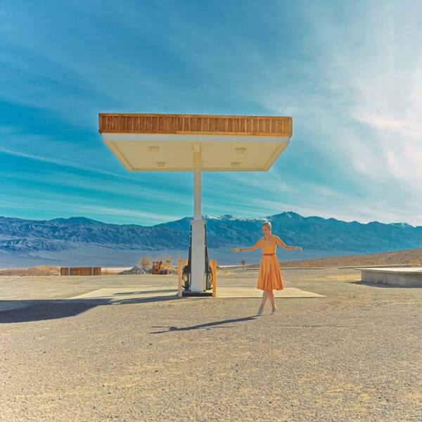 写真家マーリア シュヴァルボヴァーが放つ夢の中のような世界観 作品集 Futuro Retro の日本語版が刊行 年4月16日 エキサイトニュース