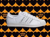 「adidas OriginalsとNIGOがコラボ！ハートロゴがあしらわれた『SUPERSTAR』が発売」の画像7