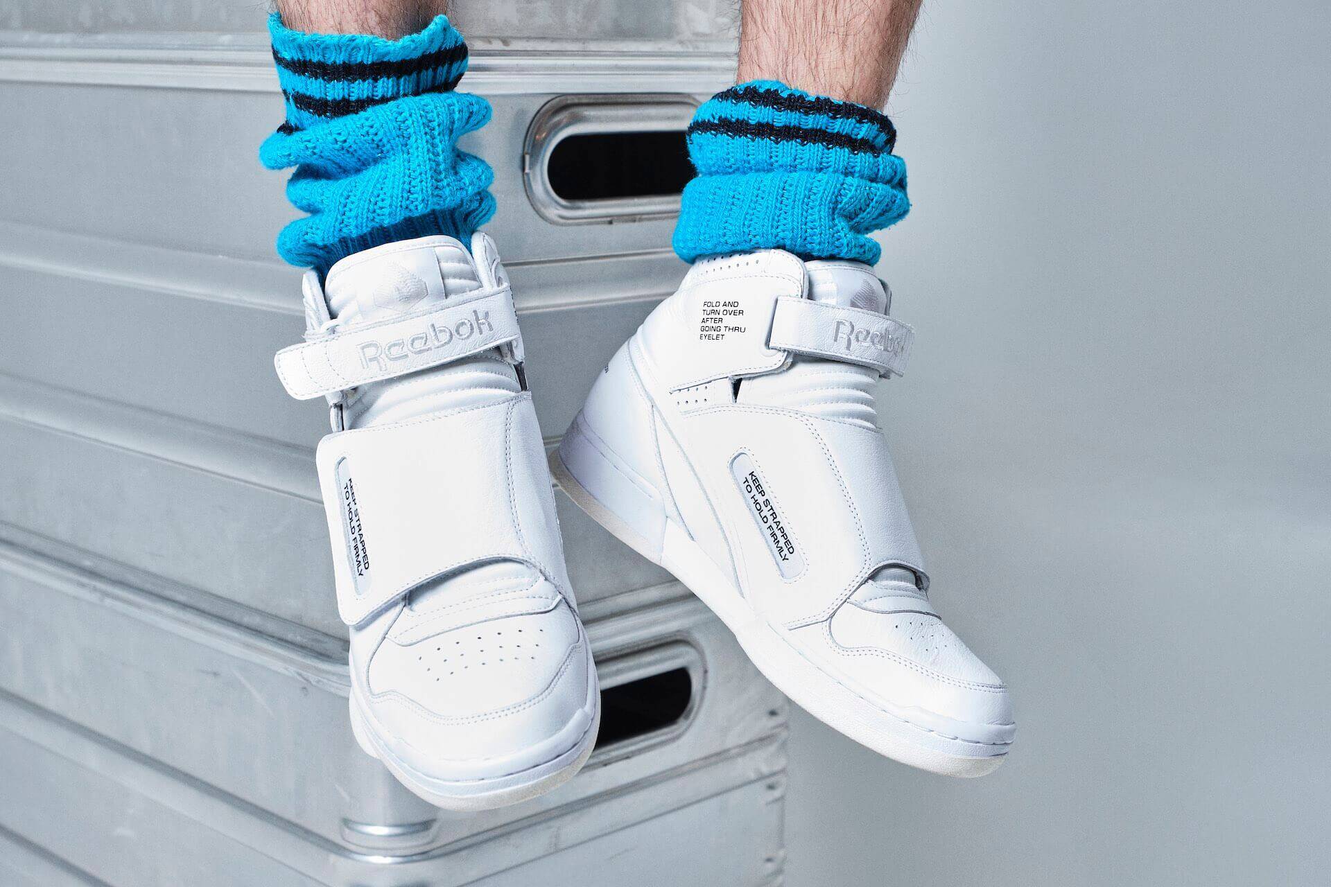 リーボック×MOUNTAIN RESEARCHコラボ第2弾！テキストが随所にプリントされた「ALIEN STOMPER」が登場