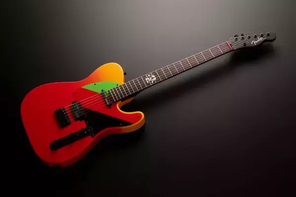 「『シン・エヴァンゲリオン劇場版』アスカがエレキギターに！フェンダー特製TELECASTER（R）が年内数量限定生産で登場」の画像