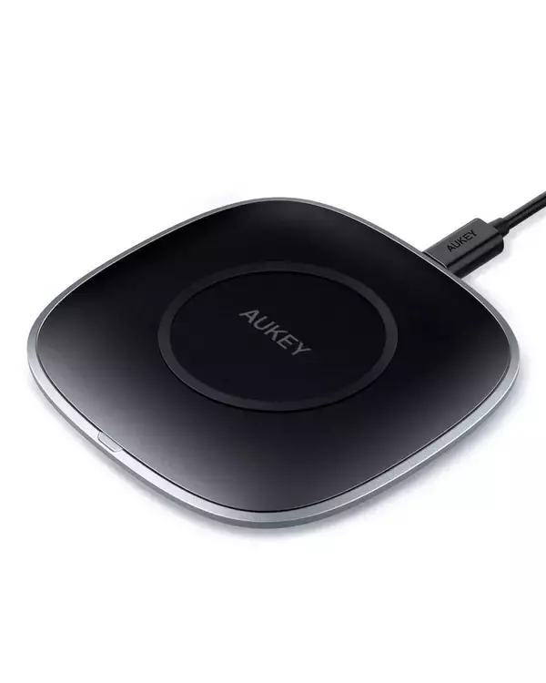 「AUKEY QC3.0搭載のワイヤレス充電器『LC-C6』がAmazonで20%OFFに！期間限定クーポンコードが登場」の画像