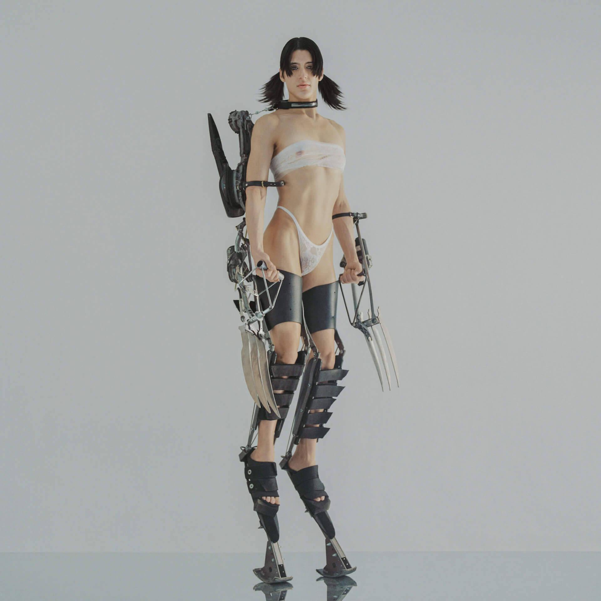 ARCAがBjörk、Rosalia、SOPHIEら参加のニューアルバム『KiCk i』リリースを発表｜最新シングル“Time”のMVが公開