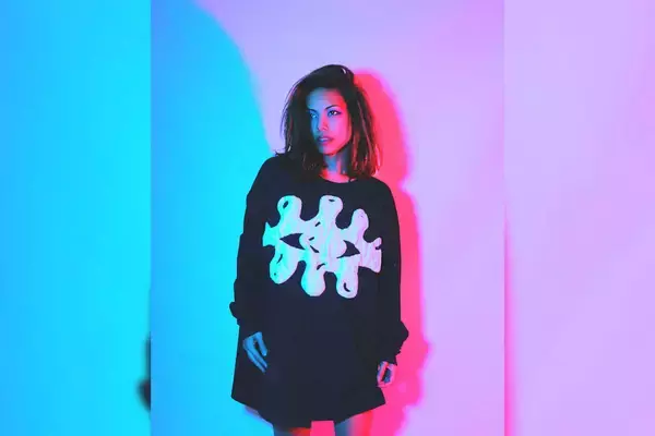 「Louis Coleとのユニット・KNOWERでも知られるGenevieve Artadiの新作が〈Brainfeeder〉からリリース決定！新曲のMVも公開」の画像