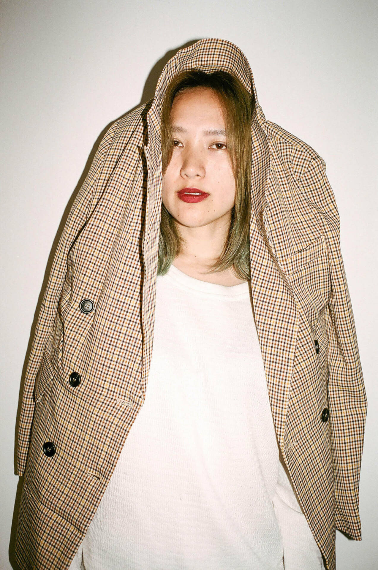 amyyyが新曲 Home のmvを公開 Margtが手掛けた映像にはaaamyyyの幼少期のホームビデオを使用 年6月1日 エキサイトニュース