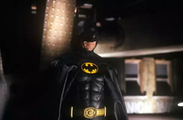 「マイケル・キートン演じるバットマンが帰ってくる！？エズラ・ミラー主演のDC映画『ザ・フラッシュ』に登場か」の画像