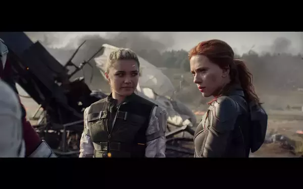 「マーベル・スタジオ最新作『ブラック・ウィドウ』でスカーレット・ヨハンソンがフローレンス・ピューにバトンを渡す！？監督が言及」の画像