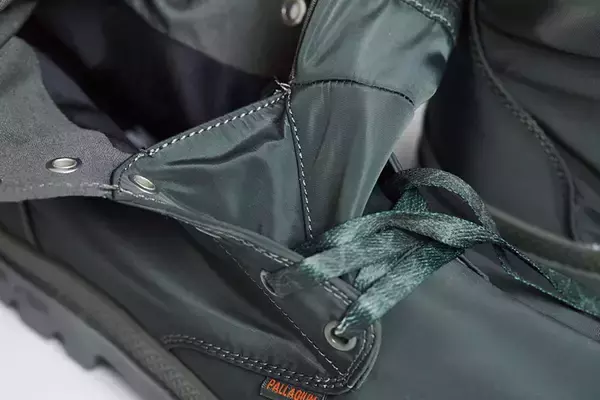 「PALLADIUMのパドルプラスとパラボスプラス、仕事に履いていくならどっち？ 快適さとファッション性を徹底比較」の画像