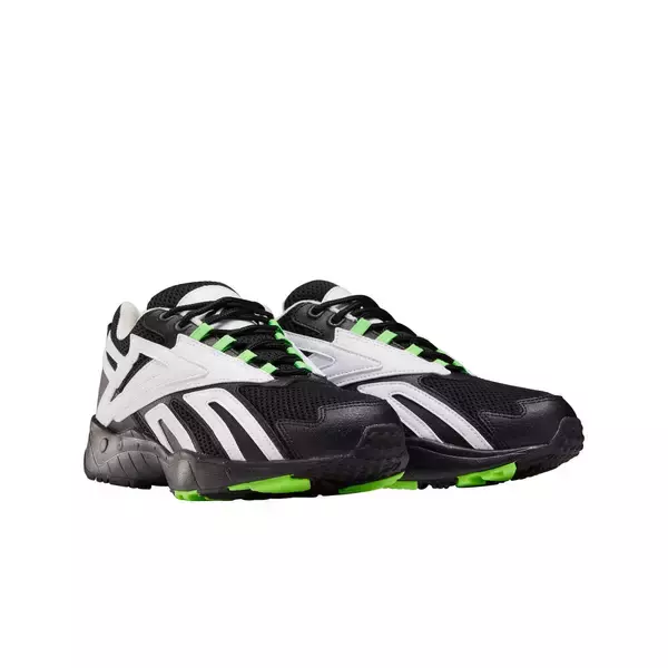 「昨年即完売となったリーボック「INTERVAL」復刻版の2020年秋冬モデルが発売決定！日本限定カラーも登場」の画像