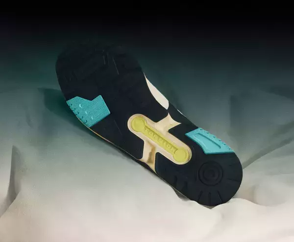 「「Retro」がテーマのスニーカー『ZX 1000C』がadidas Originalsより初復刻！アルファベットにちなんだA-ZXシリーズが始動」の画像