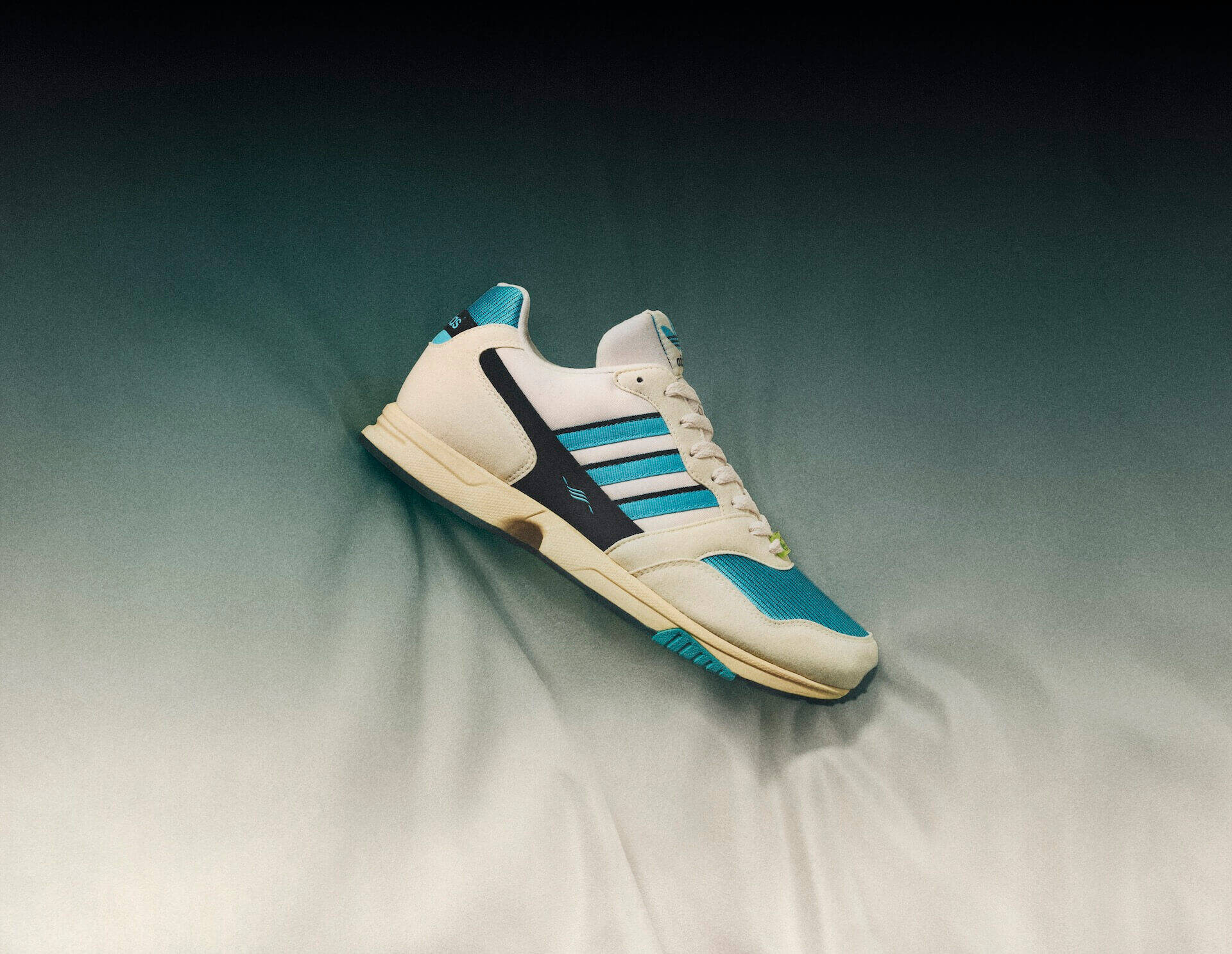 「Retro」がテーマのスニーカー『ZX 1000C』がadidas Originalsより初復刻！アルファベットにちなんだA-ZXシリーズが始動