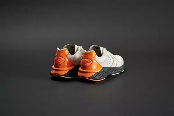 「HUMMEL HIVEとASTRID ANDERSENのコラボスニーカーが東京・上野のmita sneakers限定で発売！」の画像