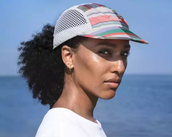 「adidas OriginalsとNoahが海への敬意を込めたコラボアイテムを発表！サステナブルなシューズ、Tシャツ、ランニングジャケットなど登場」の画像