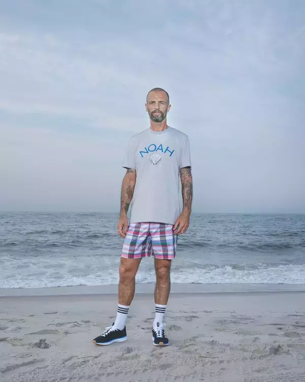 「adidas OriginalsとNoahが海への敬意を込めたコラボアイテムを発表！サステナブルなシューズ、Tシャツ、ランニングジャケットなど登場」の画像