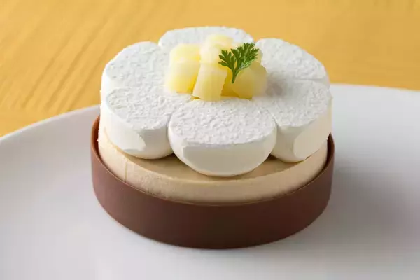 「洋梨＆紅茶を使った期間限定ケーキが東京ドームホテル「ガーデンテラス」に登場！テイクアウトも可能」の画像