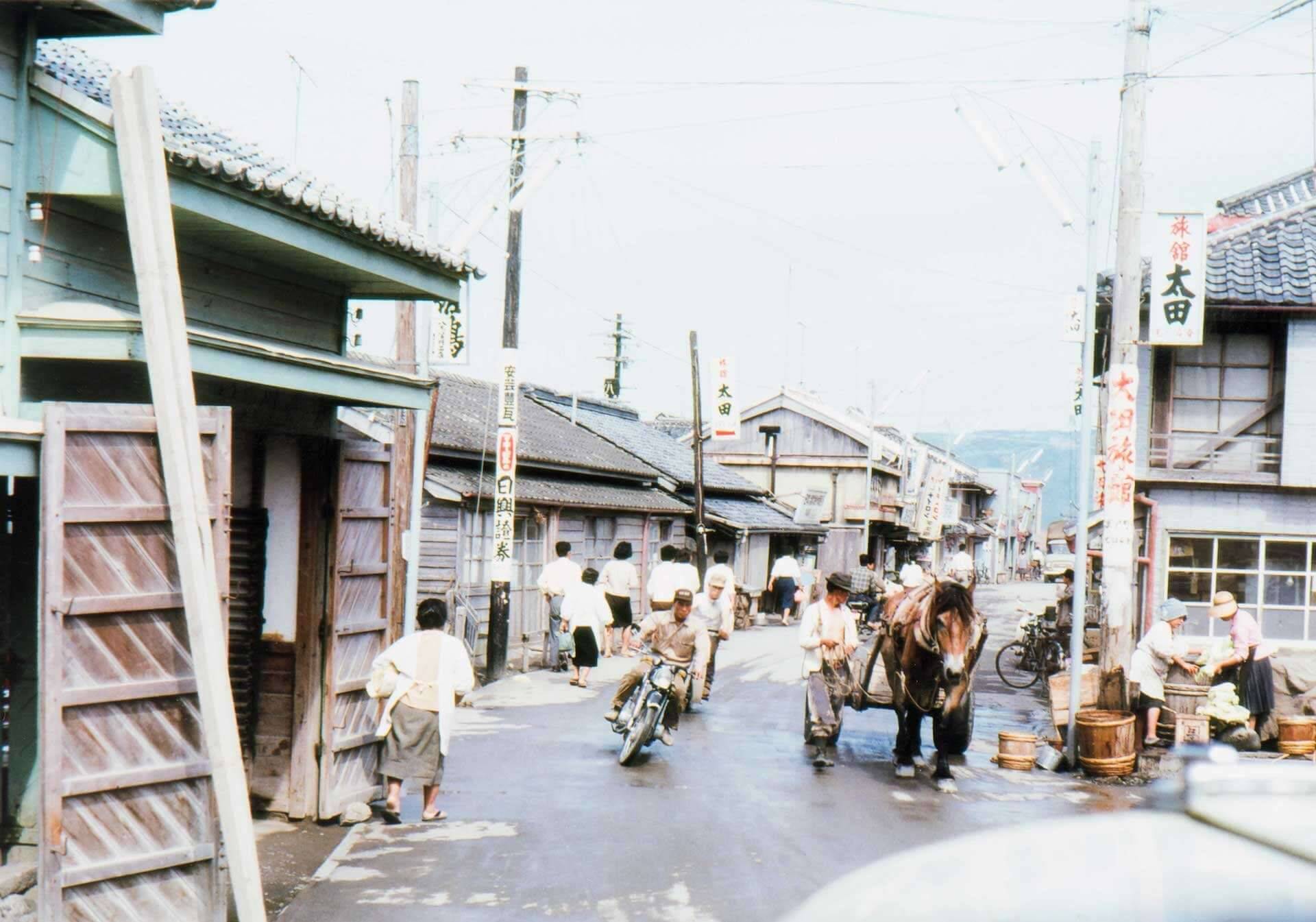 昭和30年代の風景をカラー写真で 秘蔵カラー写真で味わう60年前の東京 日本 が累計4万部突破 収録内容が一部公開 年9月4日 エキサイトニュース